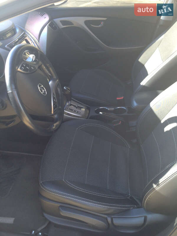 Седан Hyundai Elantra 2013 в Киеве