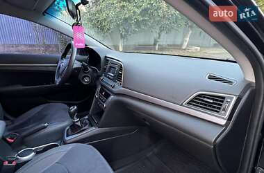 Седан Hyundai Elantra 2016 в 