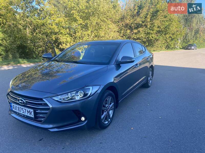 Седан Hyundai Elantra 2018 в 