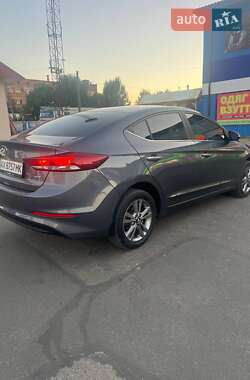 Седан Hyundai Elantra 2018 в 