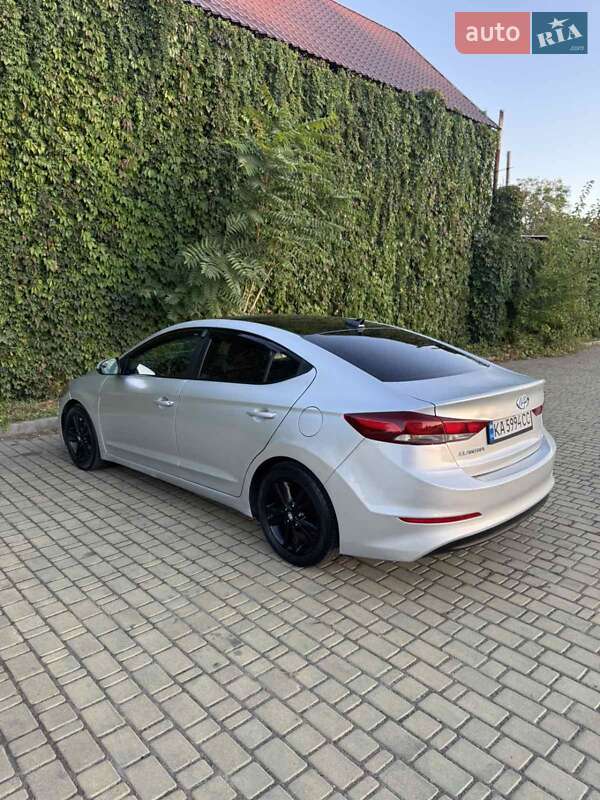 Седан Hyundai Elantra 2016 в Одессе