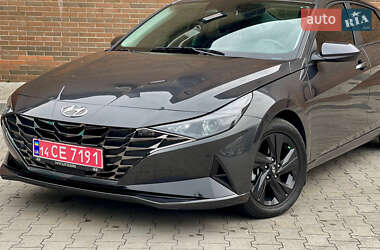 Седан Hyundai Elantra 2021 в 