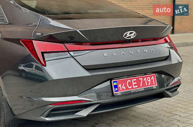 Седан Hyundai Elantra 2021 в 