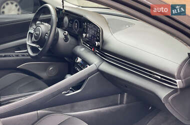 Седан Hyundai Elantra 2021 в 