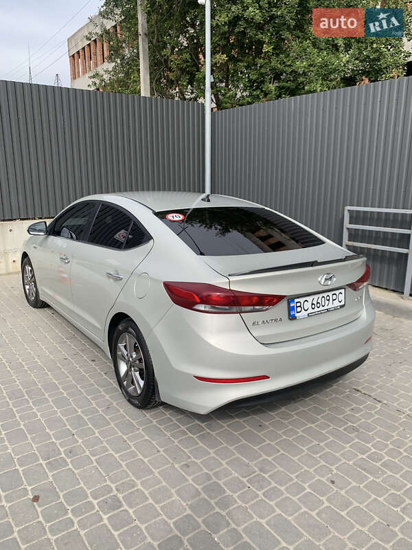 Hyundai Elantra 2018