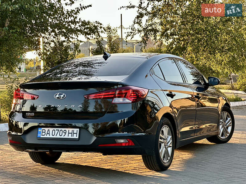 Седан Hyundai Elantra 2019 в Кропивницком