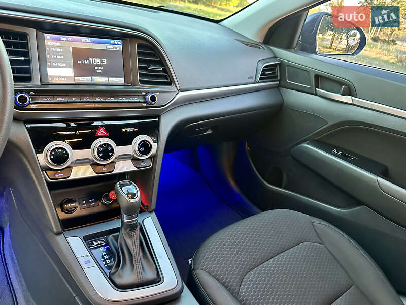 Седан Hyundai Elantra 2019 в Кропивницком