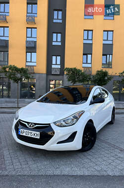 Седан Hyundai Elantra 2015 в 