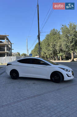 Седан Hyundai Elantra 2015 в 