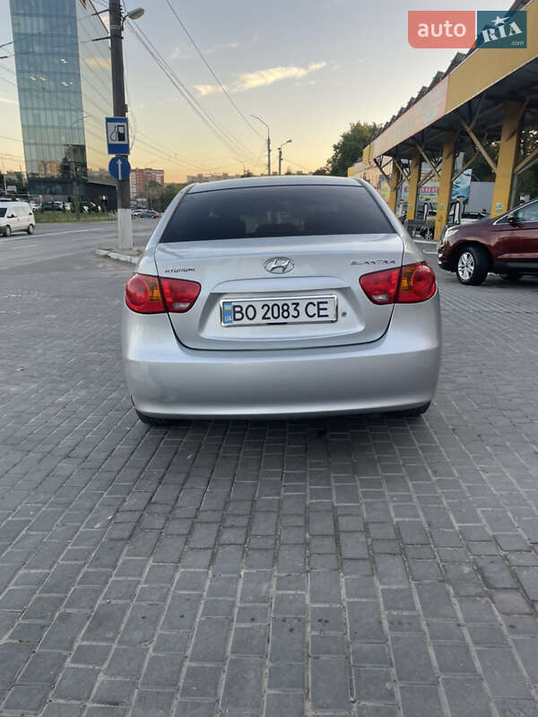 Хэтчбек Hyundai Elantra 2008 в Тернополе