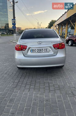 Хэтчбек Hyundai Elantra 2008 в 
