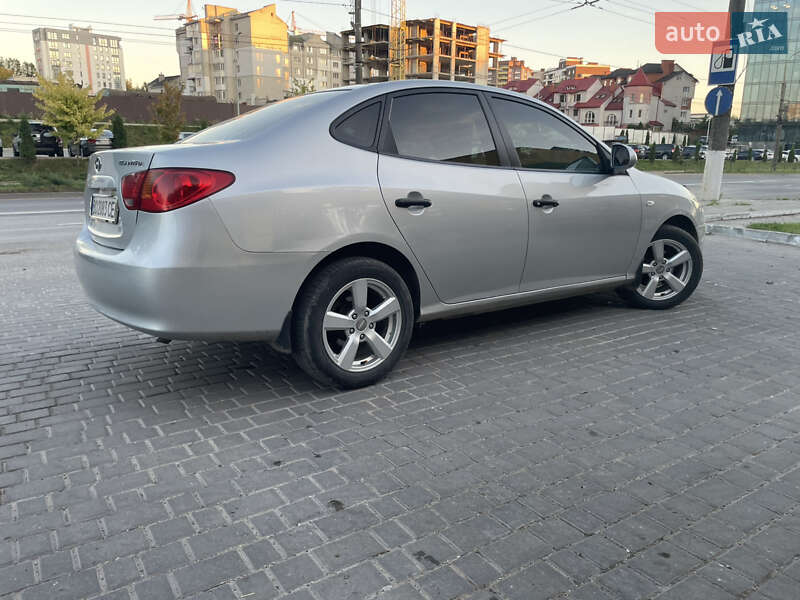 Хэтчбек Hyundai Elantra 2008 в Тернополе