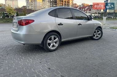 Хэтчбек Hyundai Elantra 2008 в 