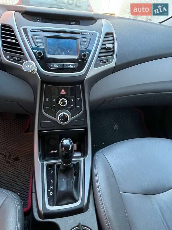 Hyundai Elantra 2015