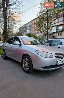 Седан Hyundai Elantra 2010 в Вишгороді