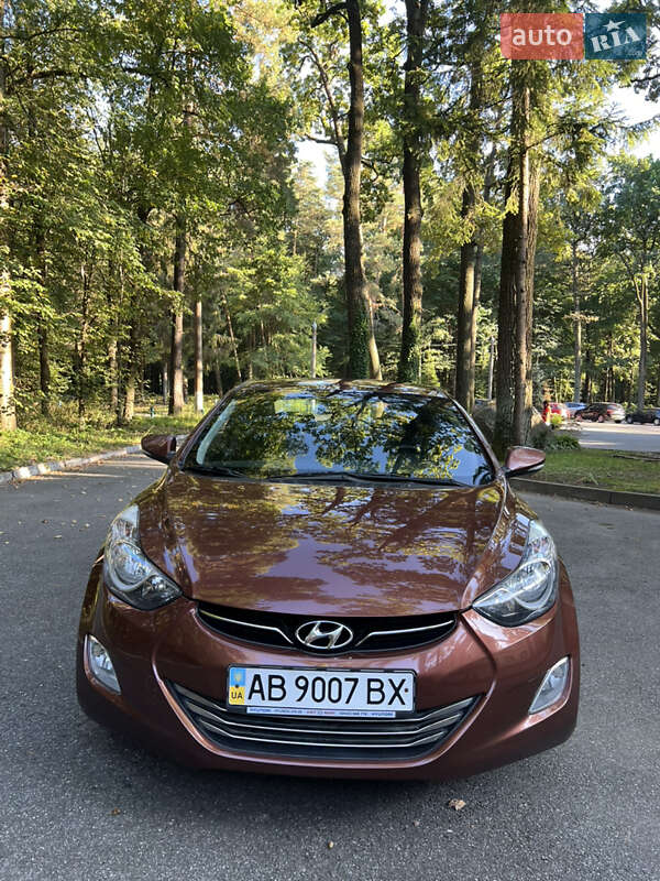 Седан Hyundai Elantra 2013 в Виннице