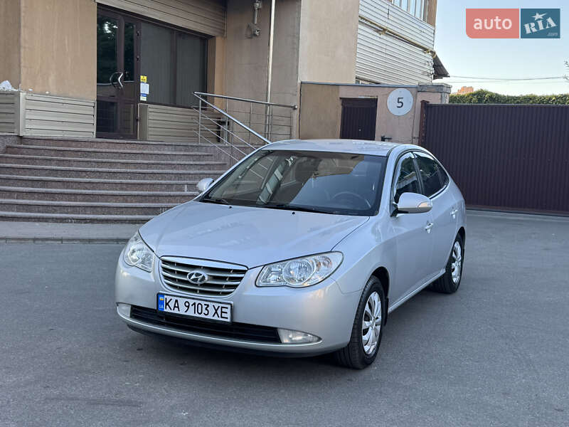 Hyundai Elantra 2011