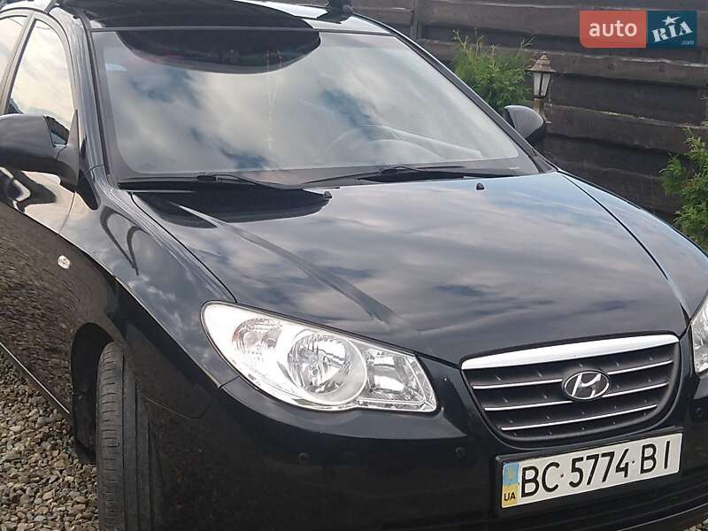 Седан Hyundai Elantra 2008 в Львове