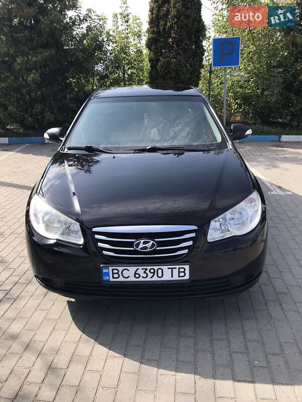 Седан Hyundai Elantra 2010 в Львове