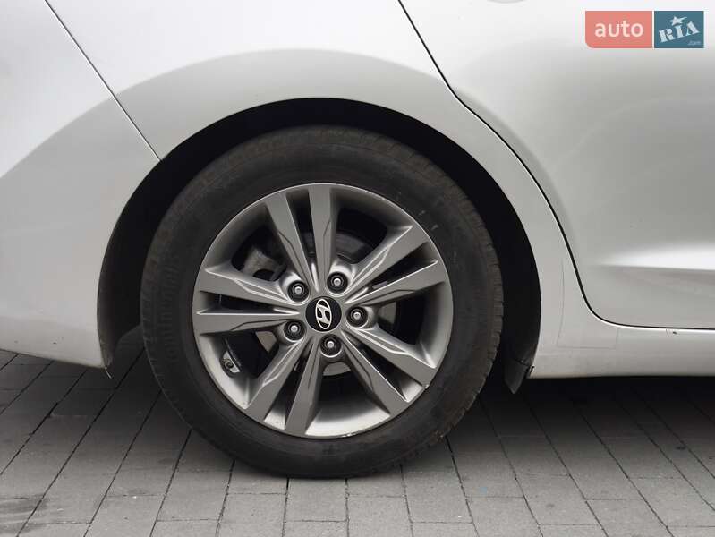 Седан Hyundai Elantra 2018 в Броварах