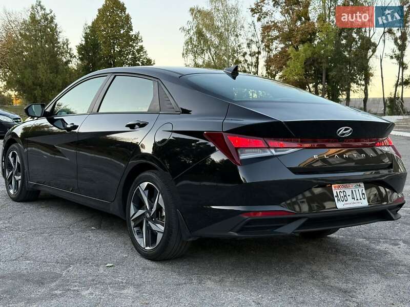 Седан Hyundai Elantra 2023 в Тараще
