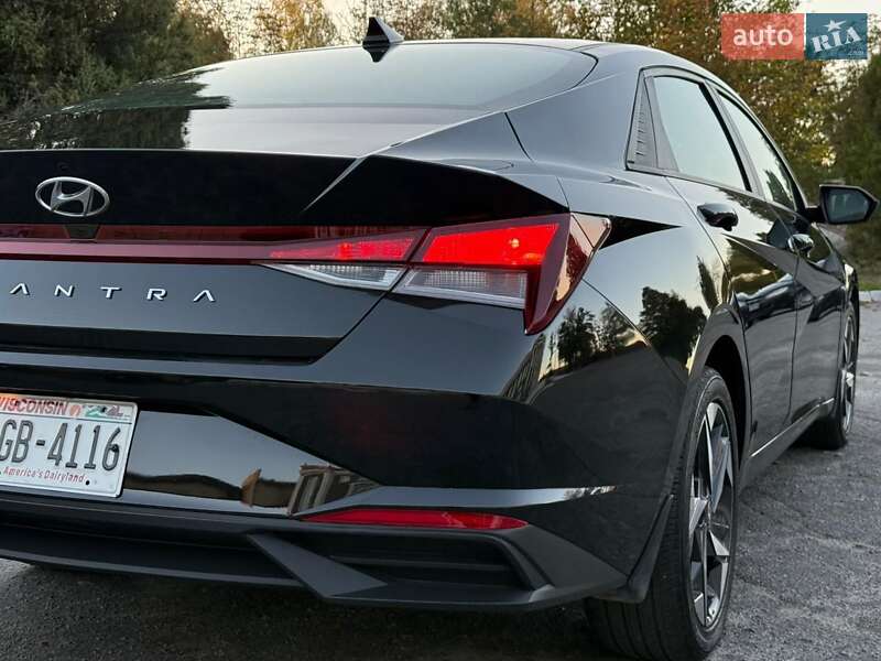 Седан Hyundai Elantra 2023 в Тараще