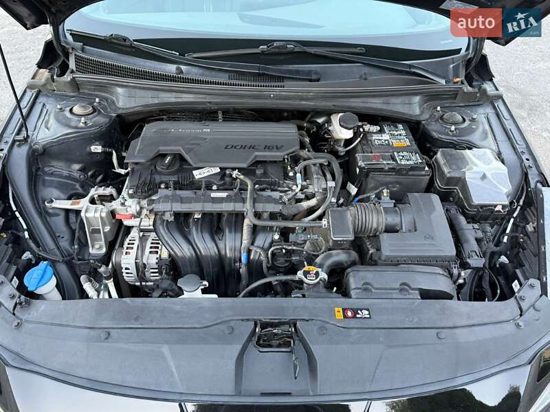 Седан Hyundai Elantra 2023 в Тараще