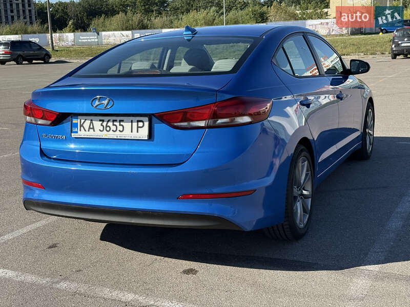 Седан Hyundai Elantra 2016 в Києві