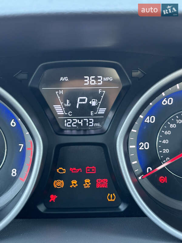 Седан Hyundai Elantra 2014 в Полтаве