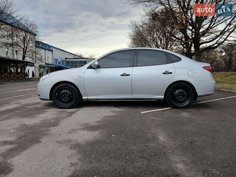 Седан Hyundai Elantra 2007 в Ивано-Франковске