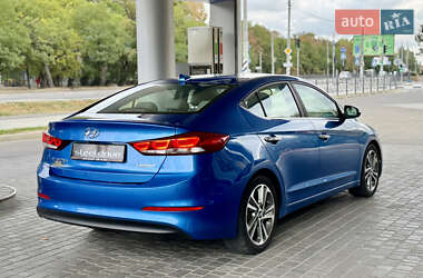 Седан Hyundai Elantra 2016 в Николаеве
