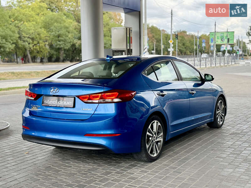 Седан Hyundai Elantra 2016 в Николаеве