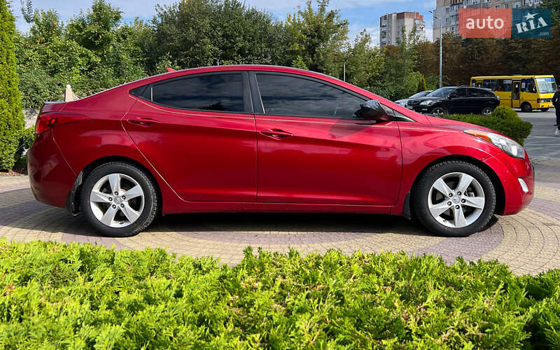 Седан Hyundai Elantra 2013 в Львове