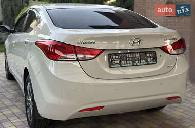 Седан Hyundai Elantra 2012 в 