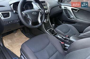 Седан Hyundai Elantra 2012 в 