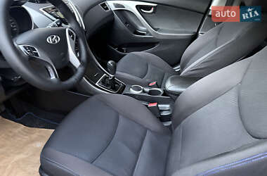 Седан Hyundai Elantra 2012 в 