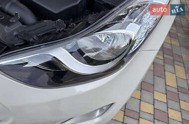 Седан Hyundai Elantra 2012 в 