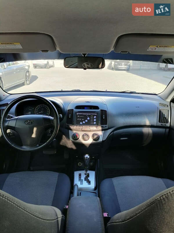 Седан Hyundai Elantra 2010 в Одессе
