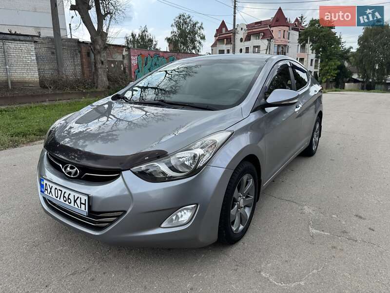 Седан Hyundai Elantra 2012 в 