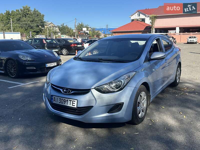 Hyundai Elantra 2013