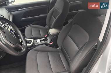Седан Hyundai Elantra 2016 в 