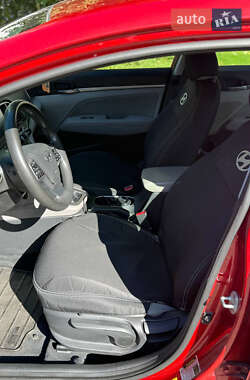 Седан Hyundai Elantra 2016 в 