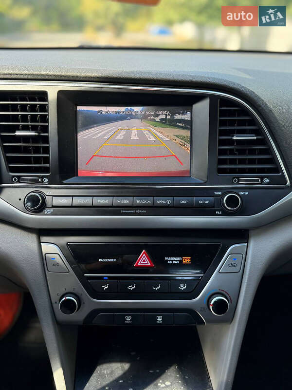 Седан Hyundai Elantra 2016 в Киеве