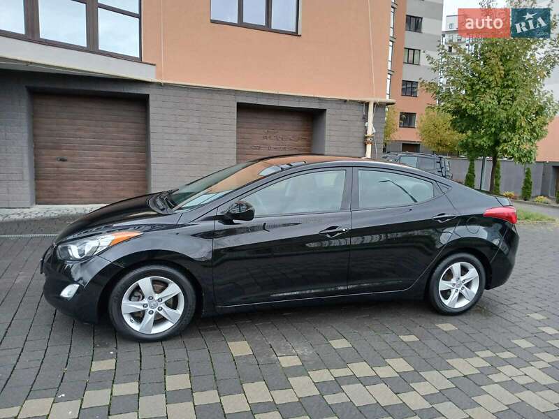 Седан Hyundai Elantra 2012 в Ивано-Франковске