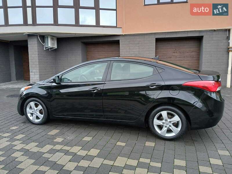 Седан Hyundai Elantra 2012 в Ивано-Франковске