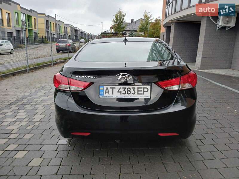 Седан Hyundai Elantra 2012 в Ивано-Франковске