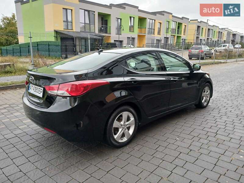 Седан Hyundai Elantra 2012 в Ивано-Франковске