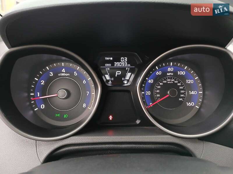 Седан Hyundai Elantra 2012 в Ивано-Франковске