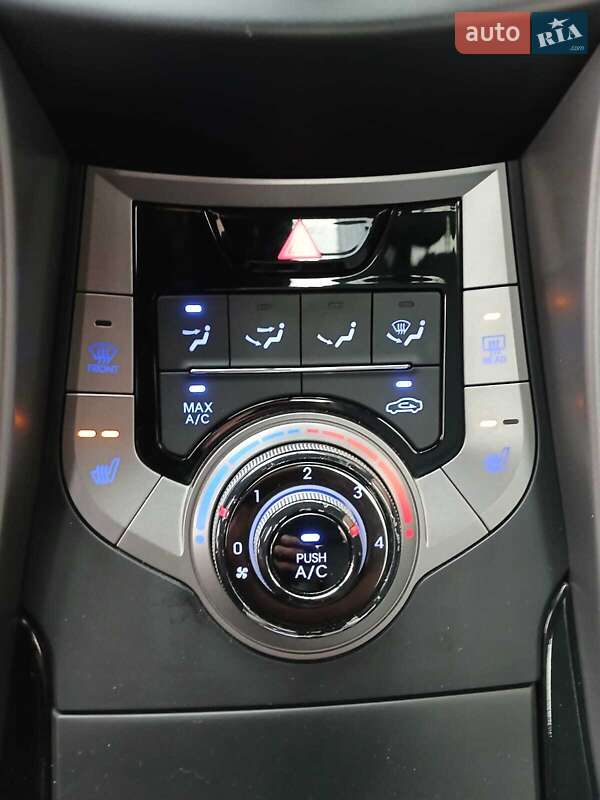 Седан Hyundai Elantra 2012 в Ивано-Франковске