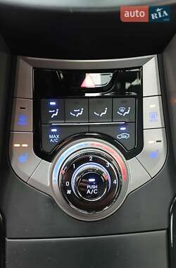Седан Hyundai Elantra 2012 в 
